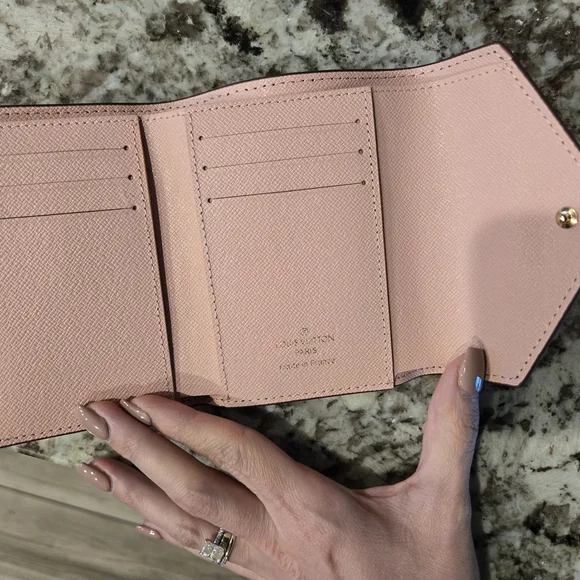 LV Monogram Wallet - Picture 5 of 6